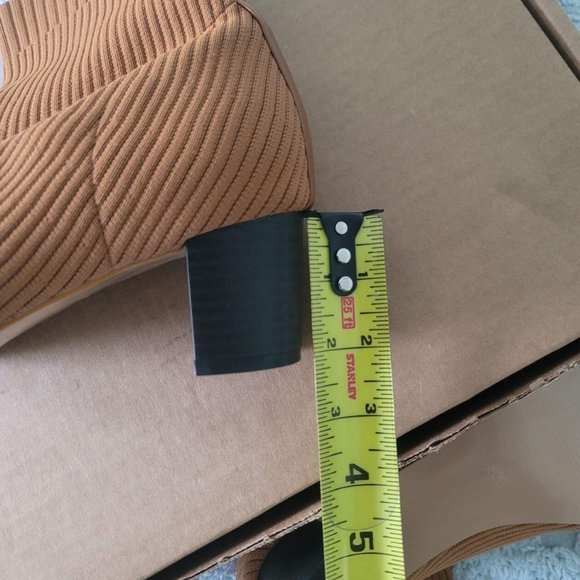 GATUXUS Women's Glove Chunky Mid Heel Ankle Boots Pointed Toe Knit Sock Style - Picture 2 of 7